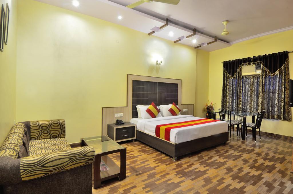 Hotel Roopa International Амрітсар Екстер'єр фото